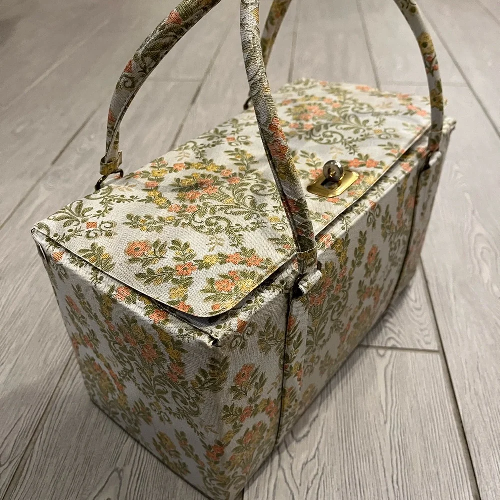 1960s Vinyl Tapestry Look Train Case Green orange and cream floral print - Picture 6 of 17